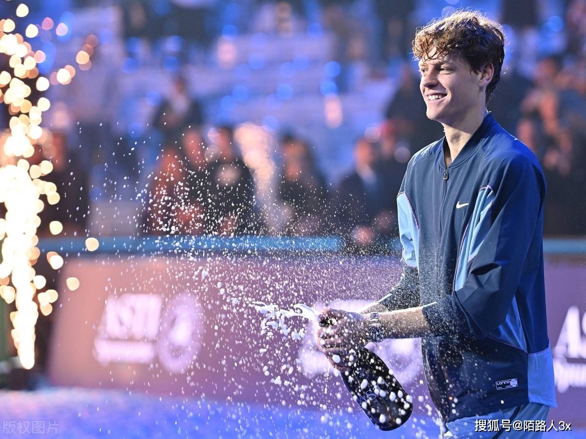 ATP总决赛力克澳网，辛纳扛起全队