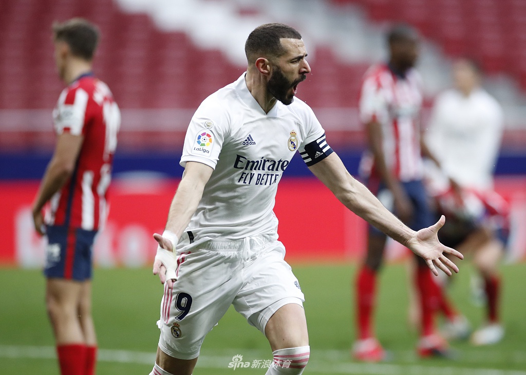 曼城碾压马德里竞技，本泽马点燃赛场