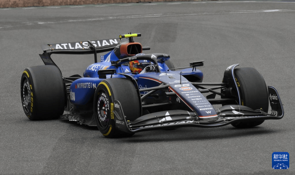 红牛二队横扫梅赛德斯,维斯塔潘惊艳四座 红牛二队横扫梅赛德斯,维斯塔潘惊艳四座