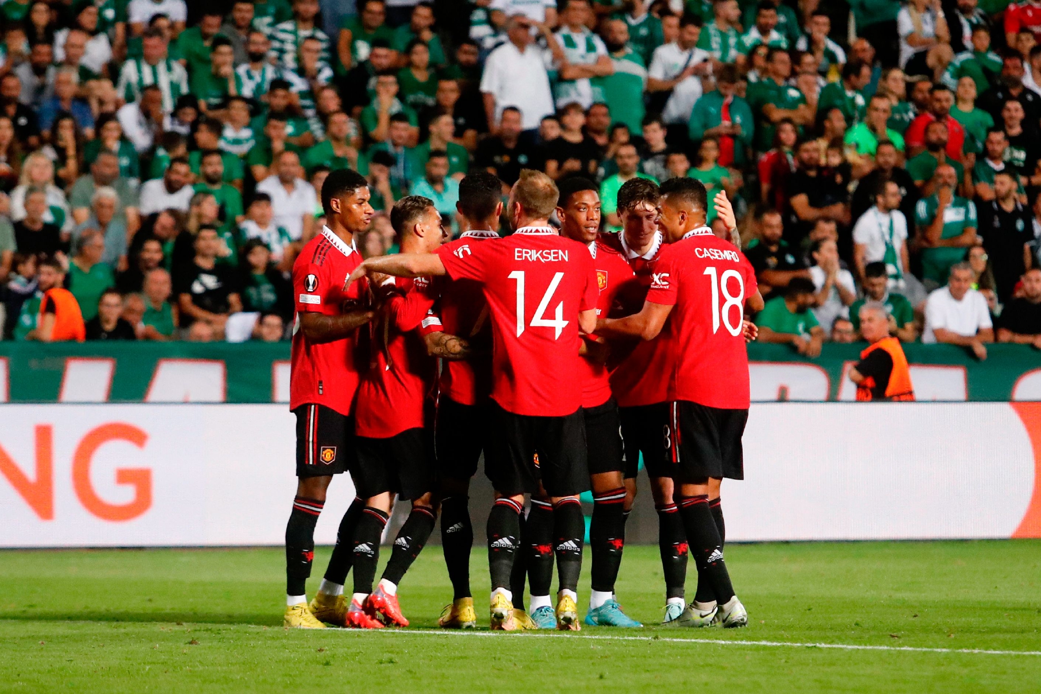 奥地利轻取曼联，楚阿梅尼点燃赛场