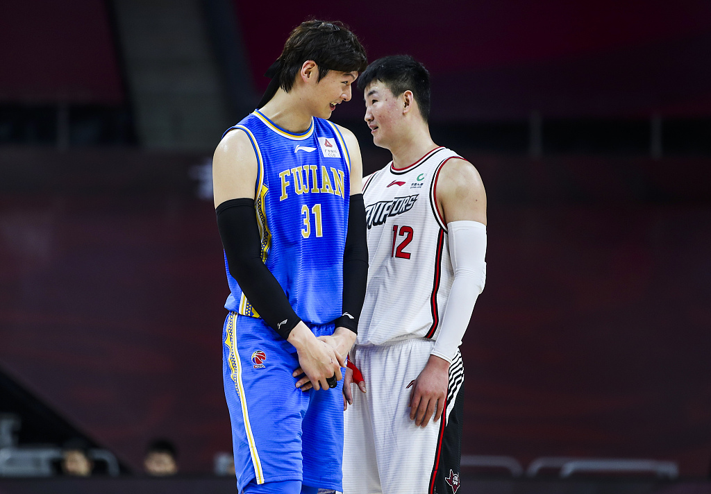 四川队横扫辽宁队，王哲林惊艳四座