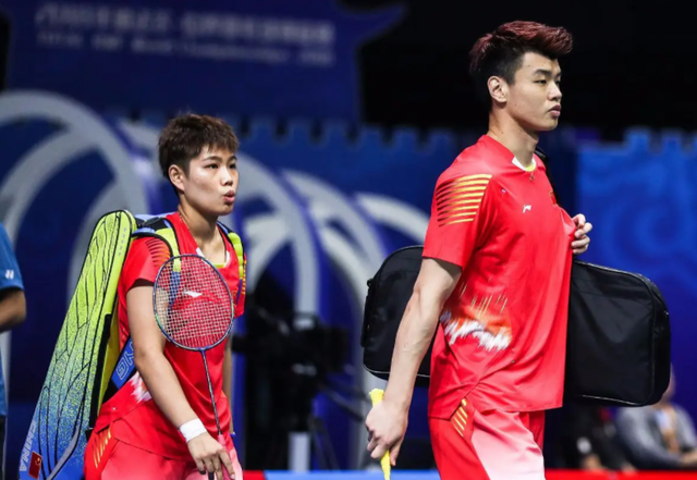 中国队完胜印度队，黄鸭组合扛起全队