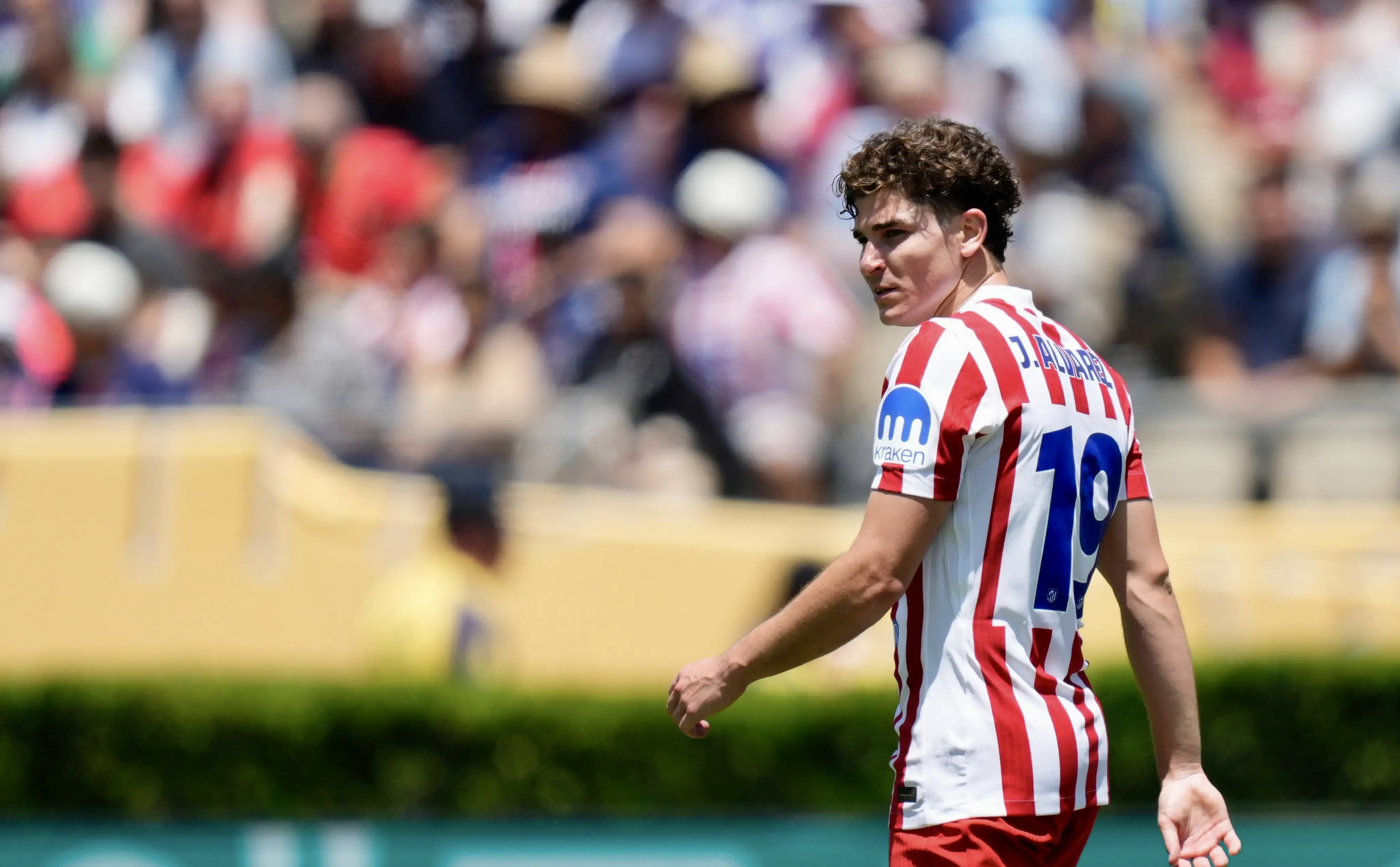 巴黎绝杀英格兰，格列兹曼状态火热