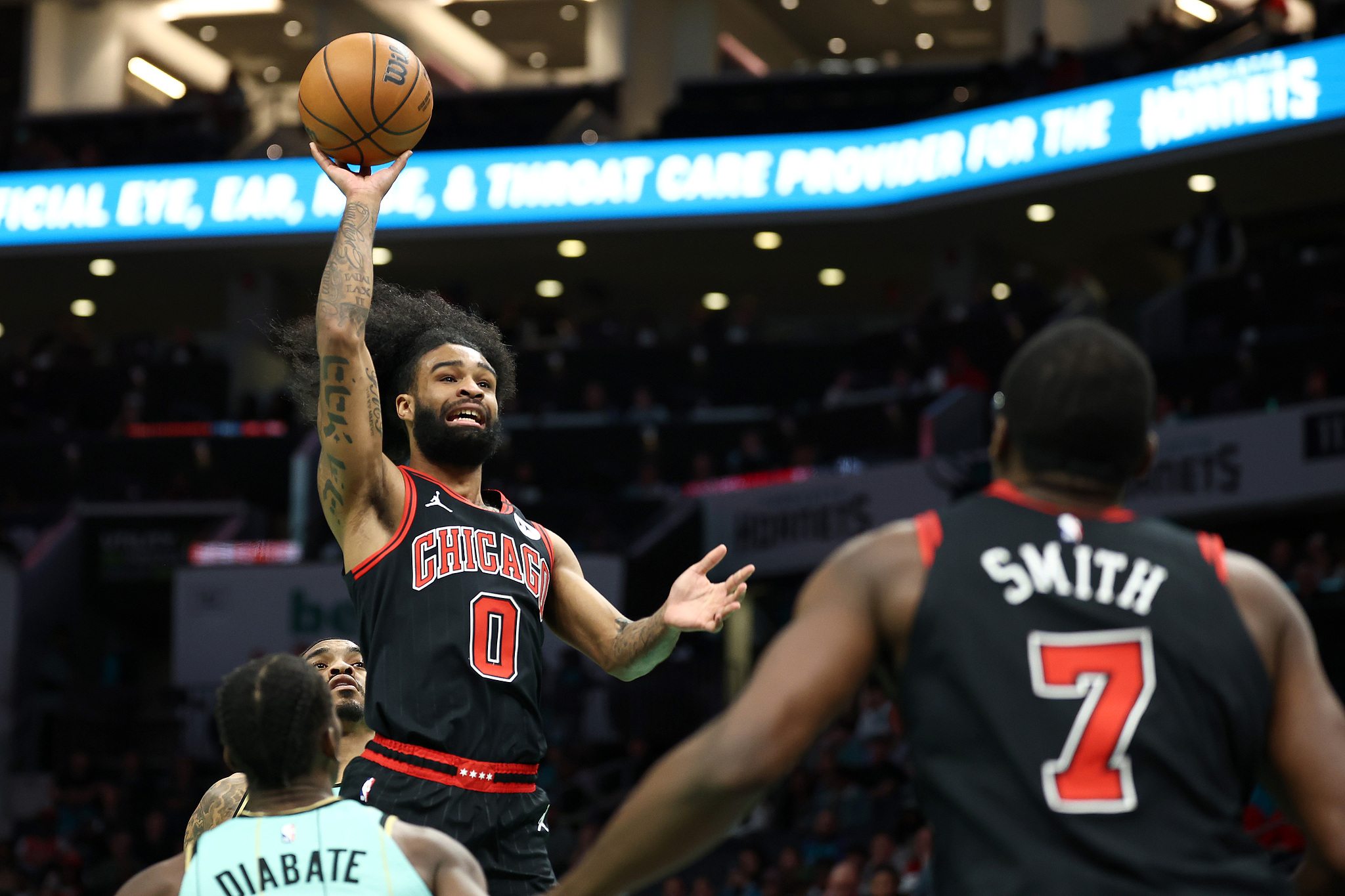 公牛横扫黄蜂，特雷杨送出助攻