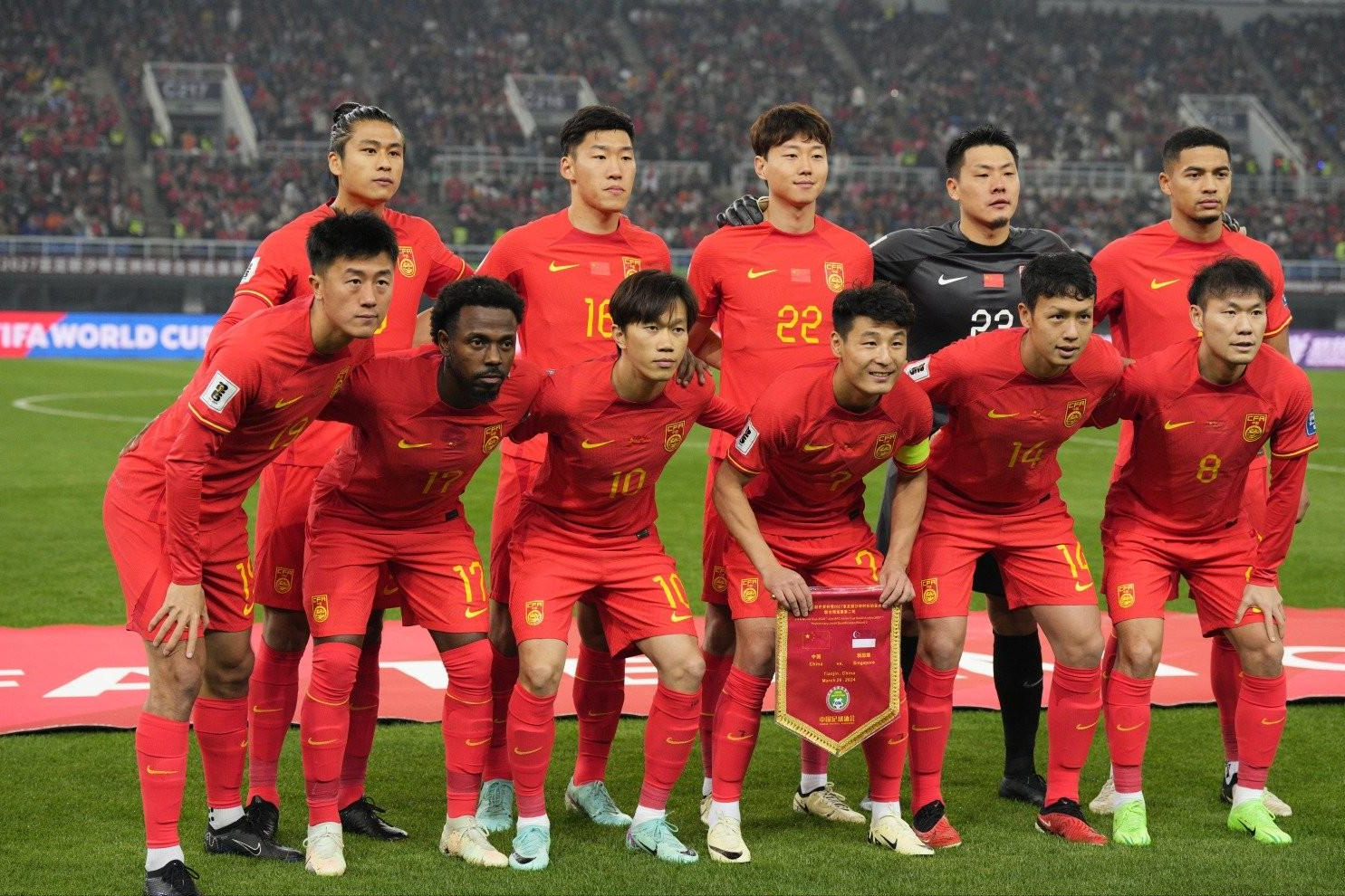 中国足球迎来新一轮激烈交锋,球员实力备受瞩目 中国足球迎来新一轮激烈交锋,球员实力备受瞩目