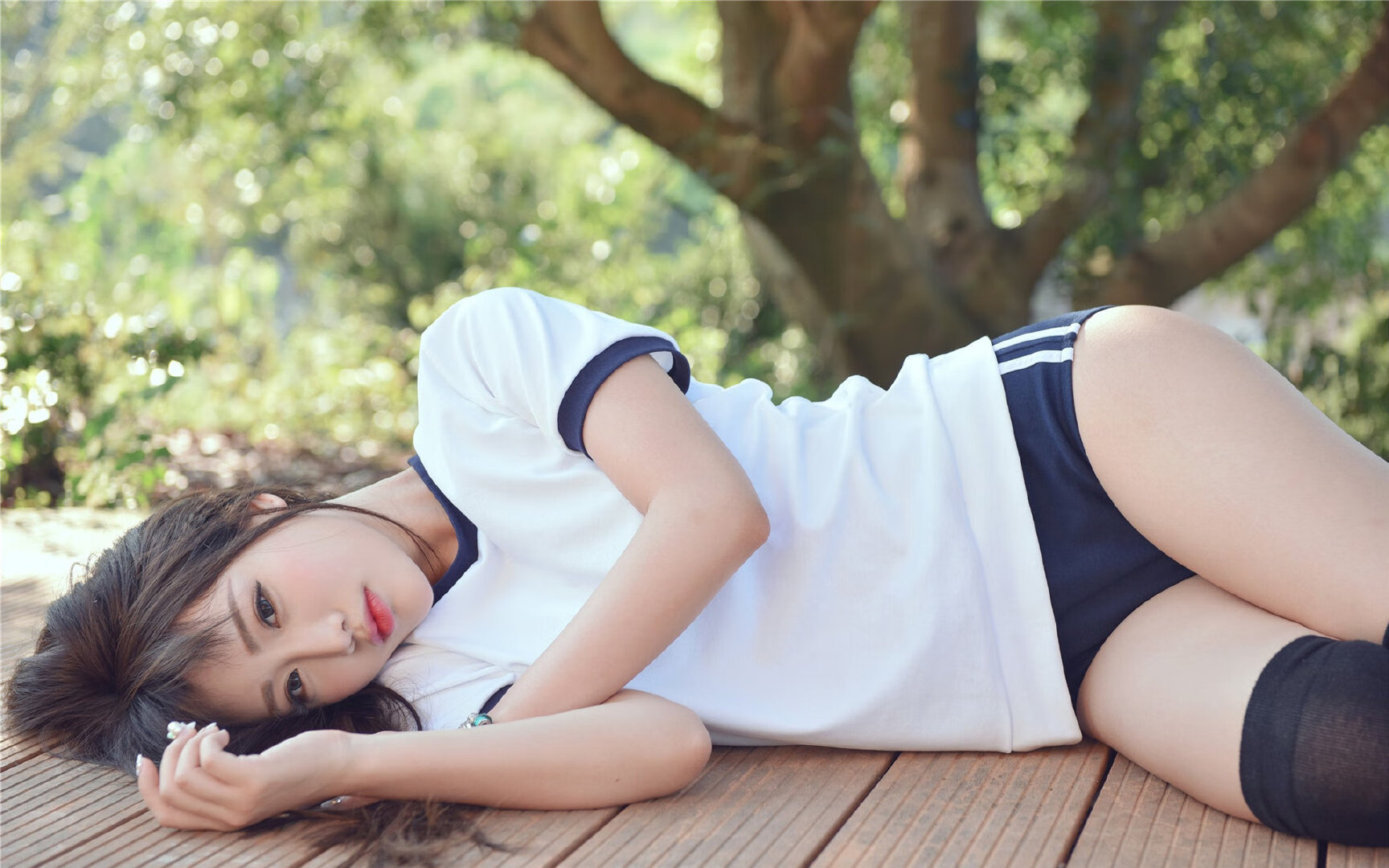 哈登关键战不手软，雷霆狂胜马刺，季后赛格局再添变数