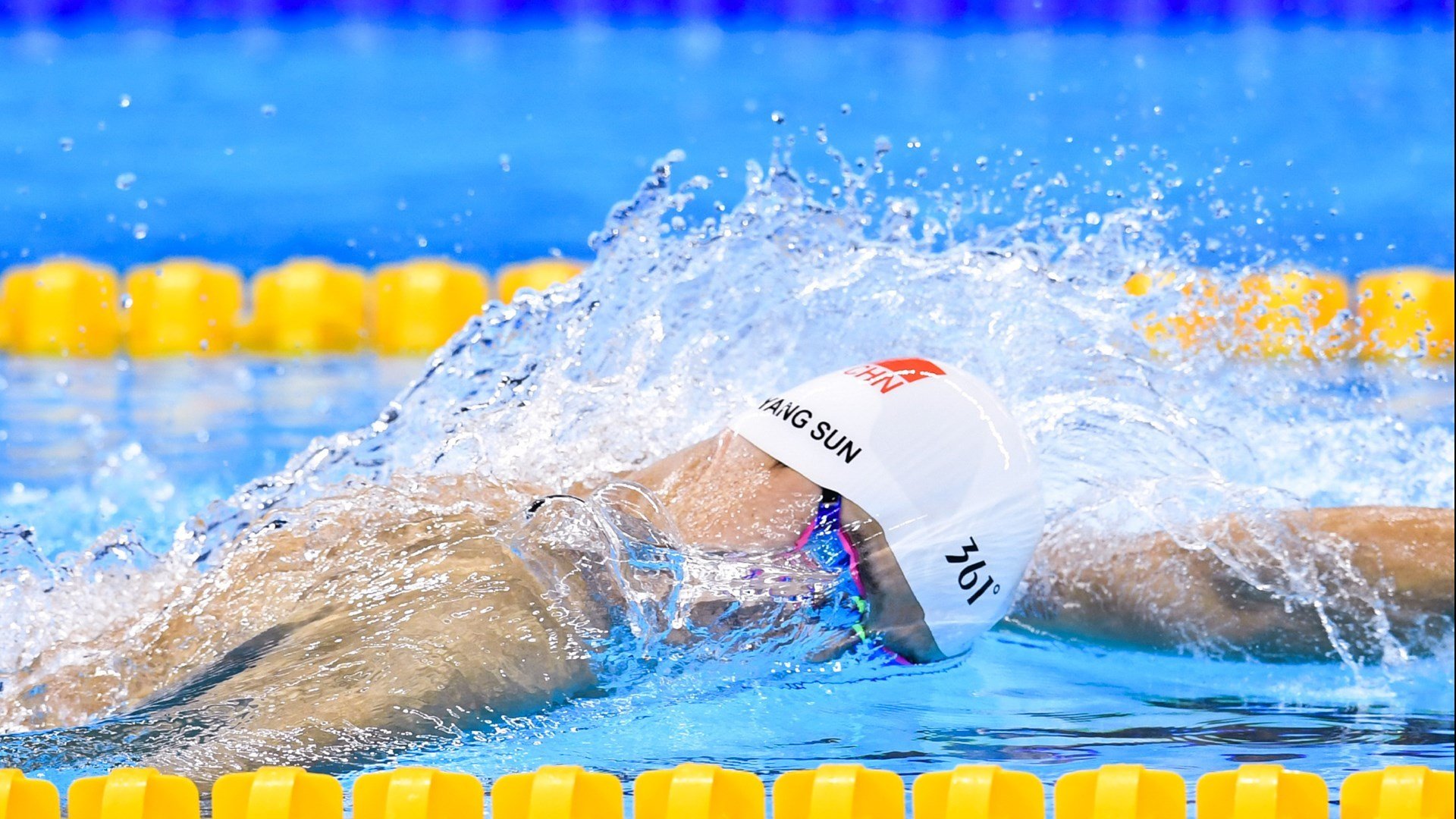 王权更迭之夜，乔治攻防两端统治战场，国王力克雄鹿的战术启示