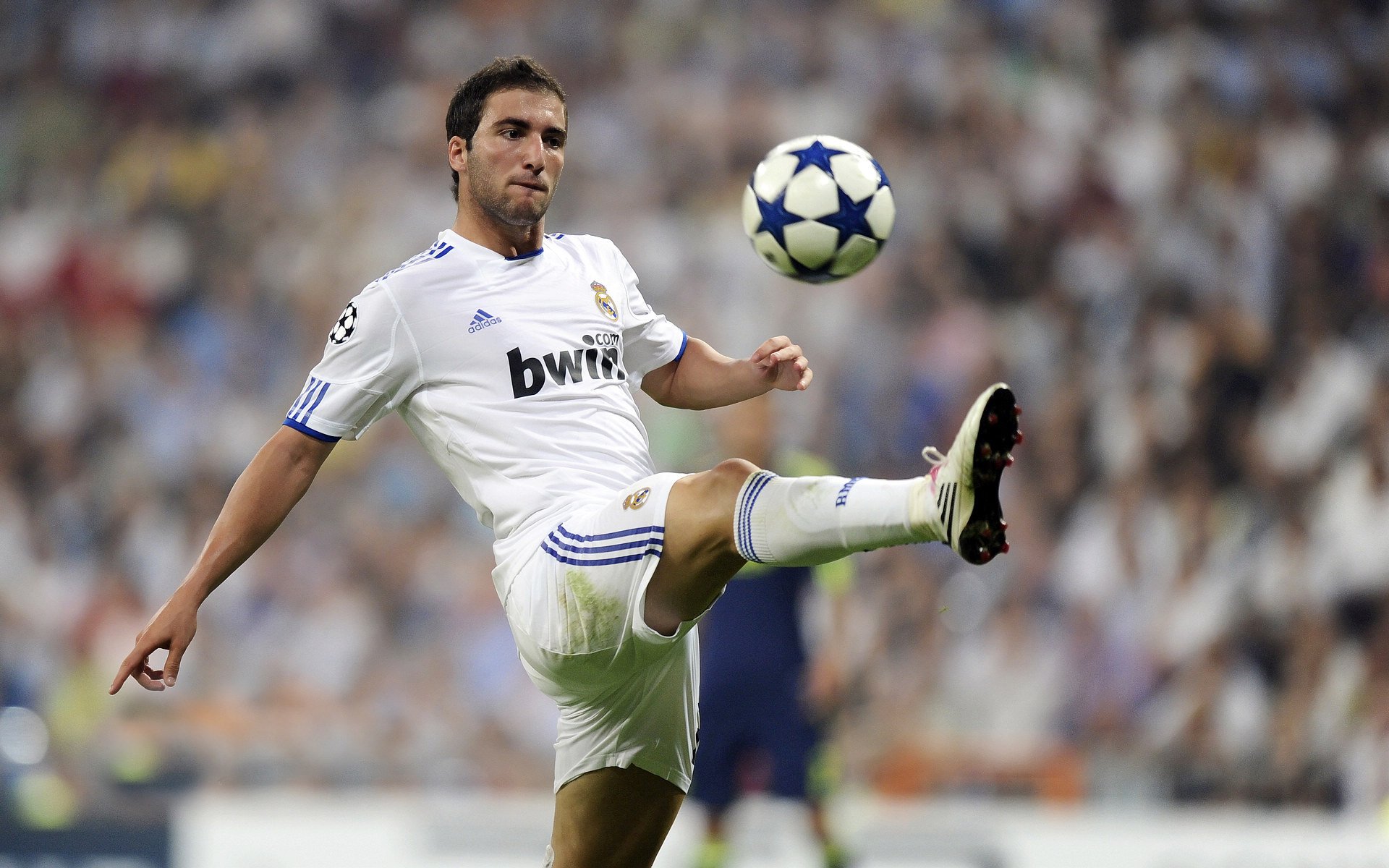 世纪对决，皇马铁骑冲垮摩纳哥，世界排名争夺战迎来分水岭