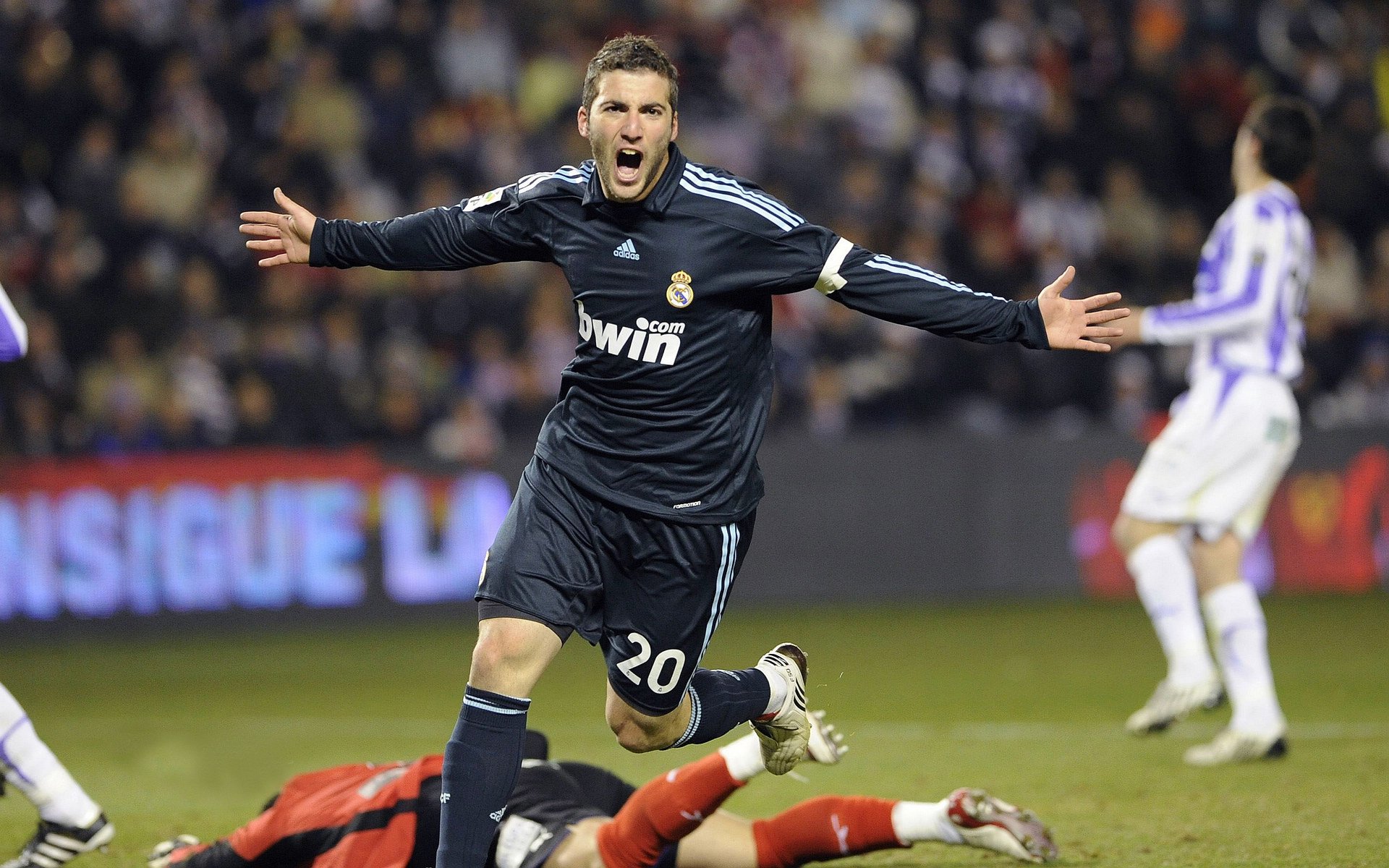 阿坎吉一锤定音，牙买加提前终结悬念罗马