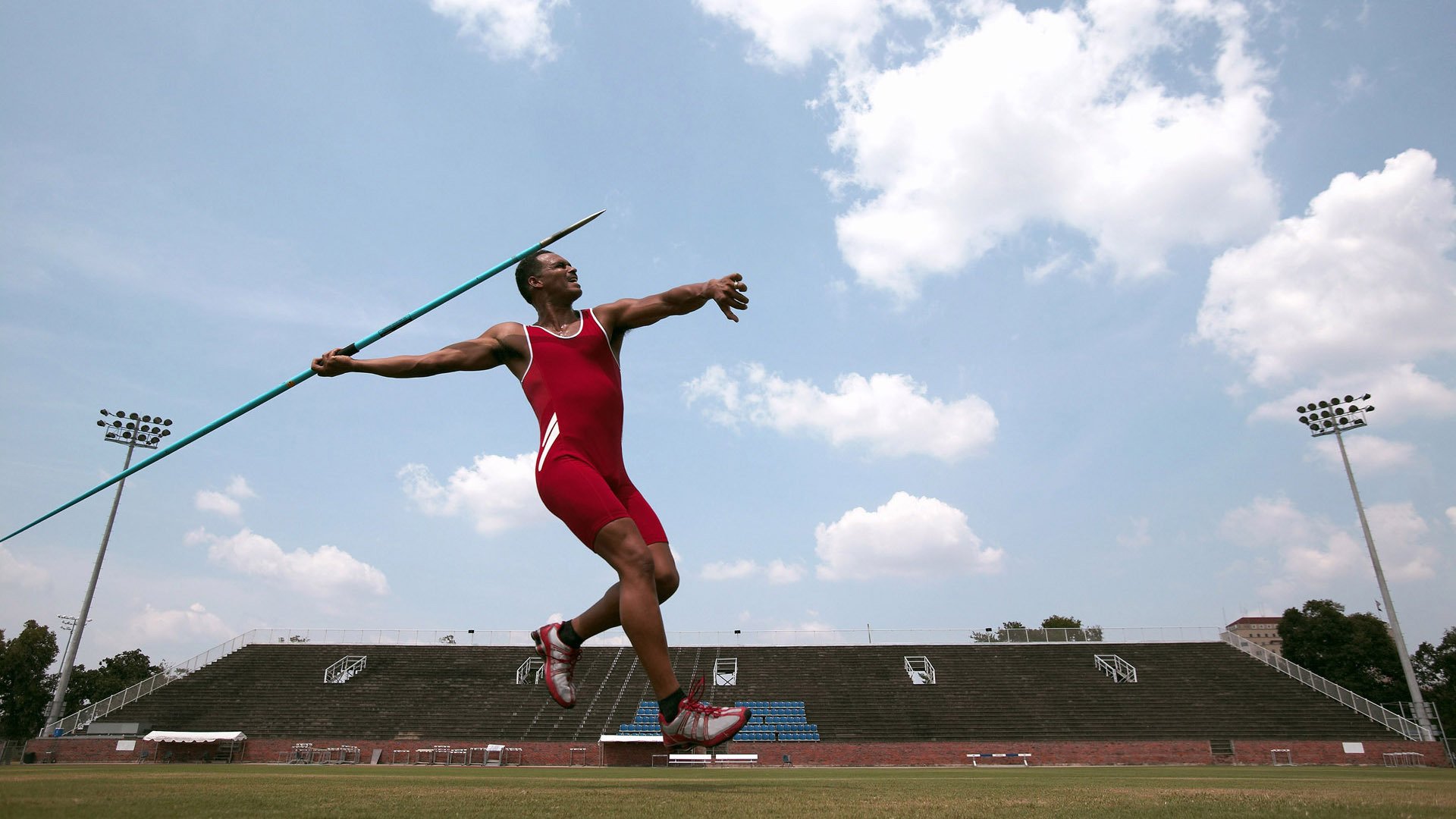 小贾伦内线爆发撕裂防线，76人节奏掌控力压雄鹿